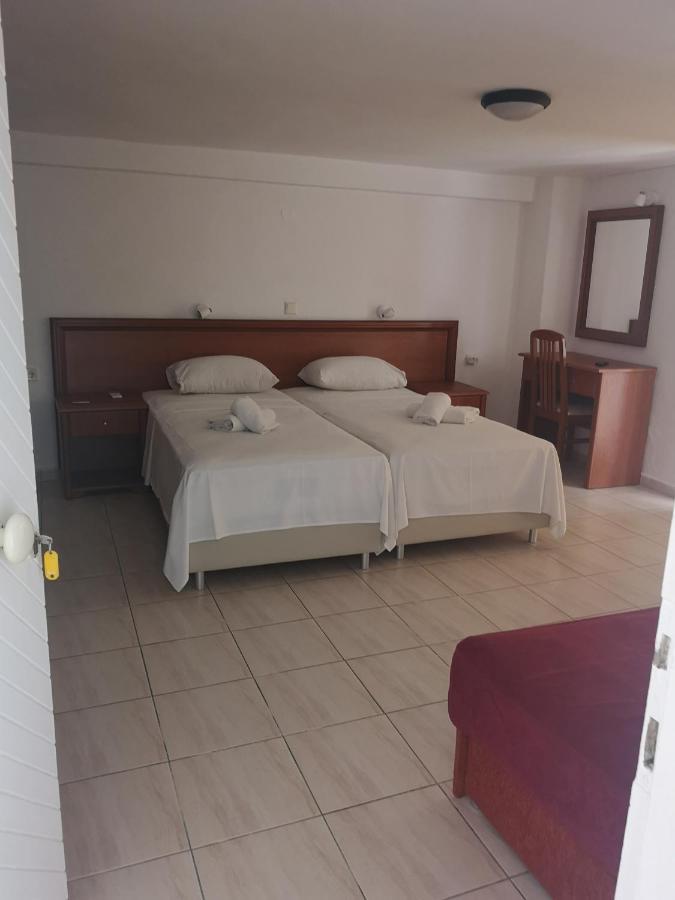 Gatos Beach Hotell Pefkochori Eksteriør bilde